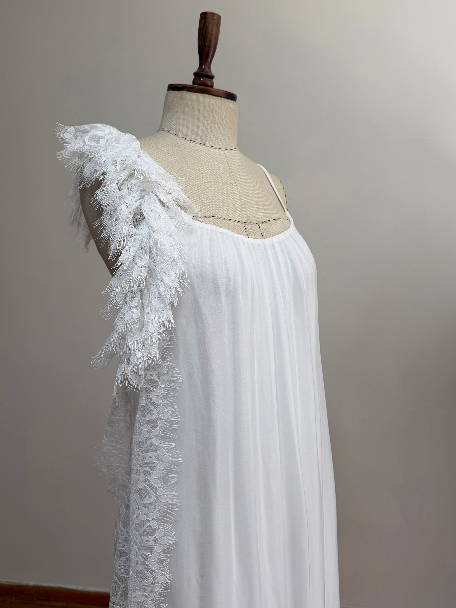 LUNE WHITE — A BLOOM IN SILK