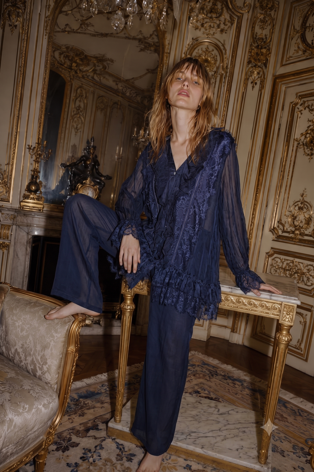 AUBE DARK BLUE — THE FIRST LIGHT